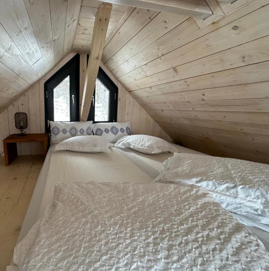 Bramble Tiny House Zarnesti Exterior foto